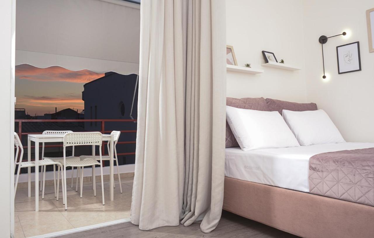 Theros, Just Walk To The Apartment Kalamata